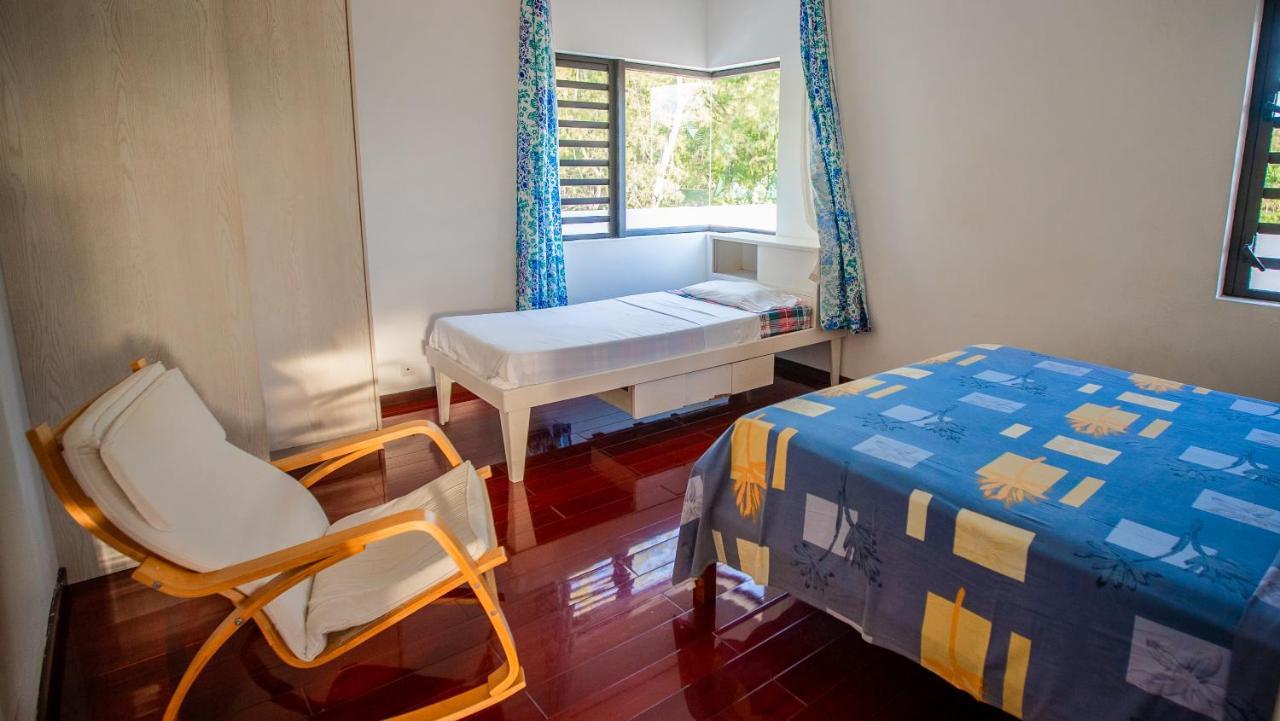 Villa Angelou - Sunlit Beach Getaway With Pool And Wifi Belle Mare Exteriör bild